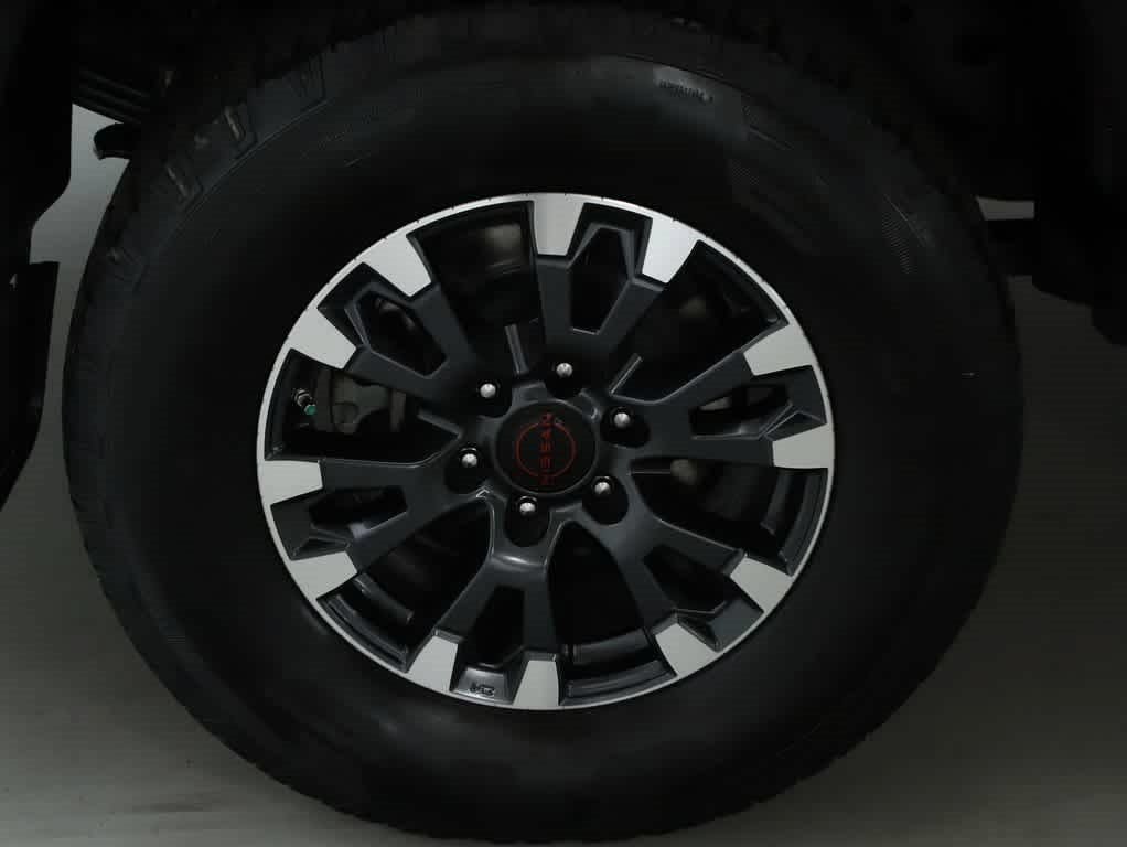Used 2023 Nissan Titan PRO-4X w/ Pro-4x Convenience Package AWD/4WD image 12