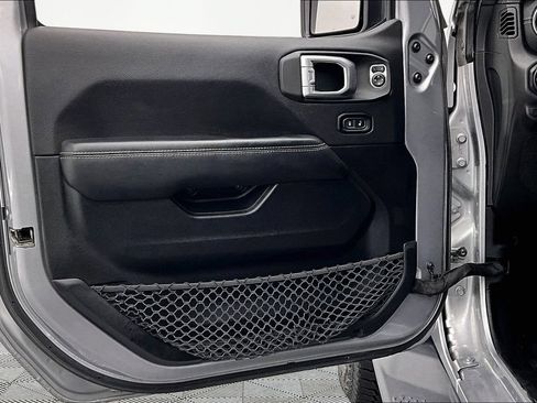 Used 2020 Jeep Gladiator Overland AWD/4WD image 24