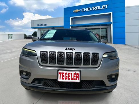 Used 2021 Jeep Cherokee Latitude Plus FWD image 2