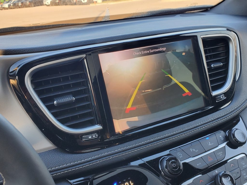 Used 2025 Chrysler Pacifica Limited FWD image 33