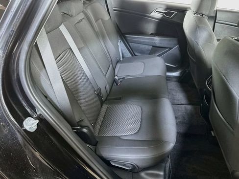 Used 2023 Kia Sportage LX AWD/4WD image 12