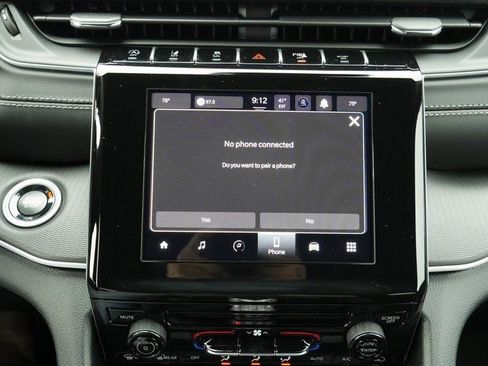 New 2025 Jeep Grand Cherokee Laredo image 3