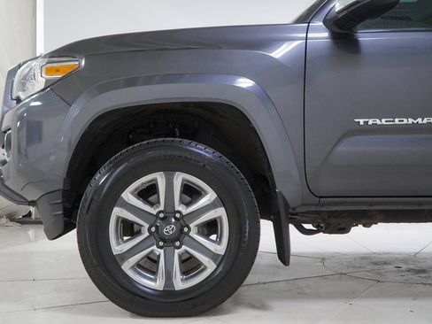 Used 2017 Toyota Tacoma Limited w/ Tow Package image 16