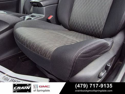 Used 2017 Nissan Rogue SV AWD/4WD image 20