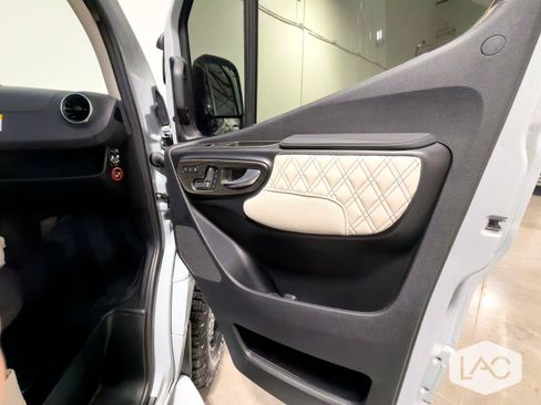 Used 2026 Mercedes-Benz Sprinter 2500 image 35