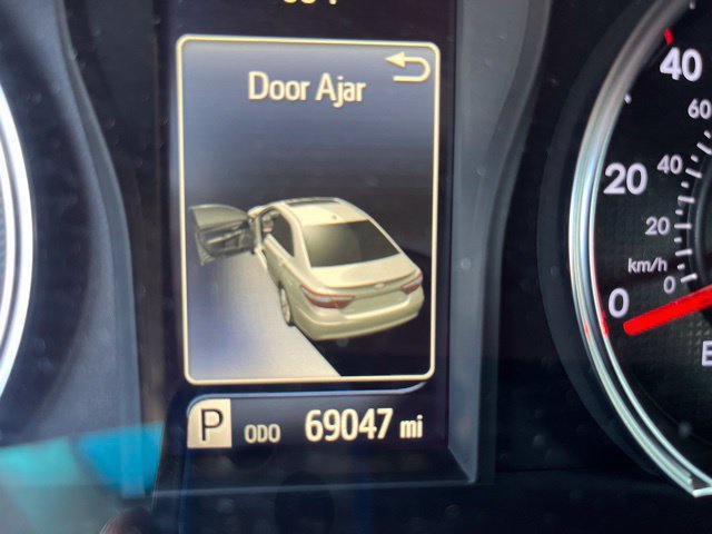 Used 2017 Toyota Camry SE FWD image 7
