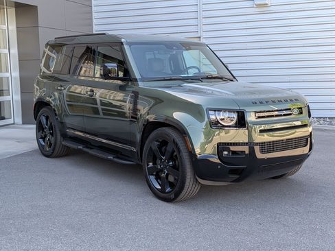 New 2026 Land Rover Defender 110 X-Dynamic SE AWD/4WD image 3