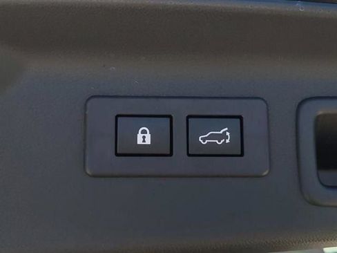 Used 2025 Subaru Forester Limited AWD/4WD image 12