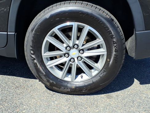 Used 2023 Chevrolet Traverse LT AWD/4WD image 9