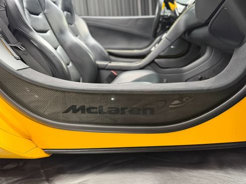Used 2015 McLaren 650S Spider RWD image 34