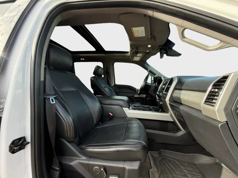 Used 2019 Ford F250 Lariat w/ Lariat Ultimate Package AWD/4WD image 18