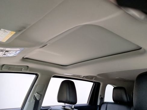 Used 2017 Toyota Highlander XLE AWD/4WD image 26