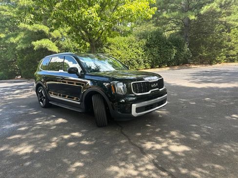 Used 2025 Kia Telluride EX AWD/4WD image 3