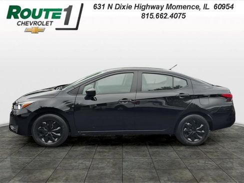 Used 2024 Nissan Versa S FWD image 2