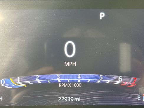 Used 2023 Jeep Grand Cherokee Laredo image 12