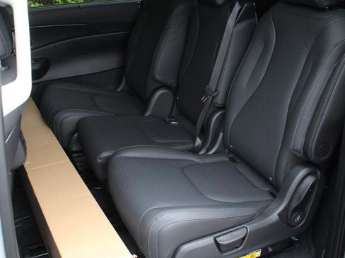 New 2026 Kia Carnival SX Prestige FWD image 19