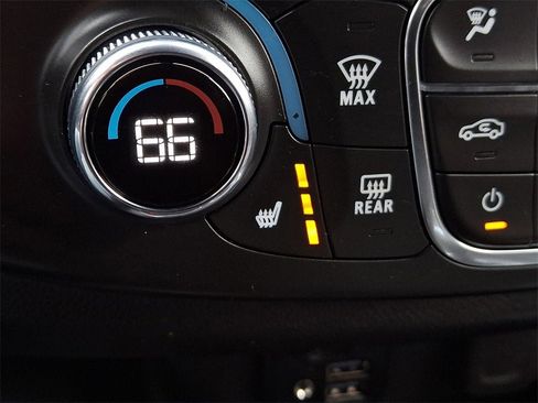 Certified 2023 Chevrolet Traverse LT w/ LT Premium Package image 25