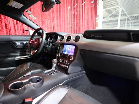 Used 2020 Ford Mustang Premium image 22