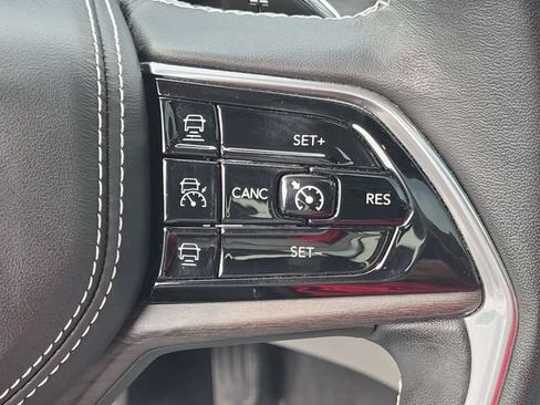 Used 2022 Jeep Grand Cherokee Overland AWD/4WD image 21