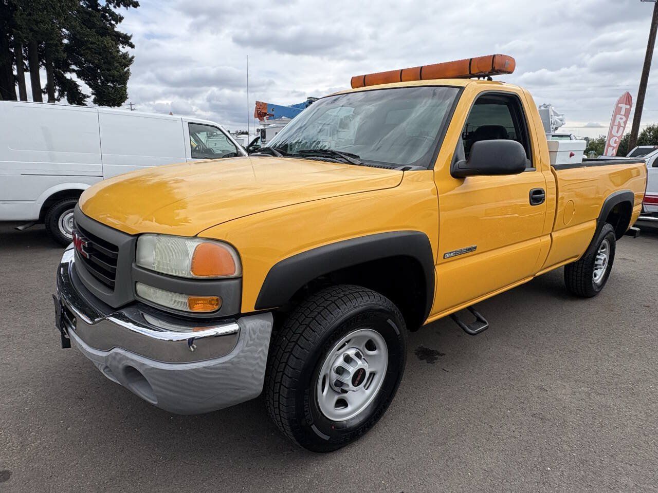 Used 2003 GMC Sierra 2500 W/T RWD image 1