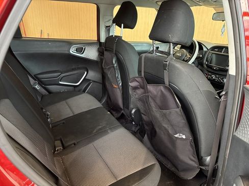 Used 2023 Kia Soul LX w/ LX Technology Package image 22