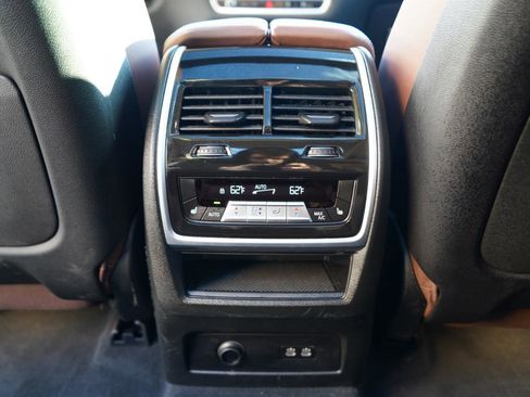 Used 2025 BMW X7 xDrive40i w/ Executive Package image 50