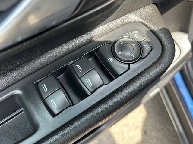 Used 2022 GMC Terrain SLT w/ Infotainment Package II FWD image 12