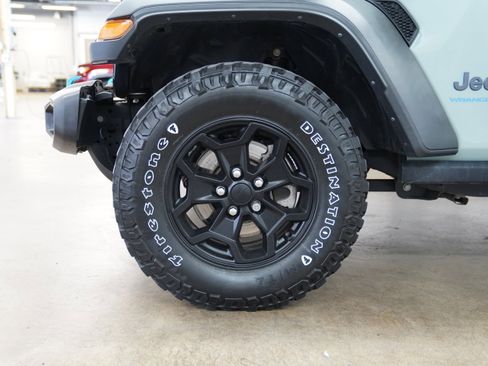 Used 2023 Jeep Wrangler Unlimited AWD/4WD image 15