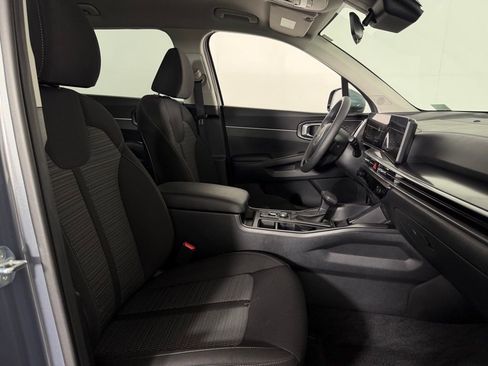 Used 2025 Kia Sorento LX image 32