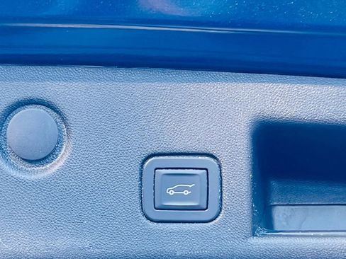 Used 2020 Chevrolet Equinox LT image 25