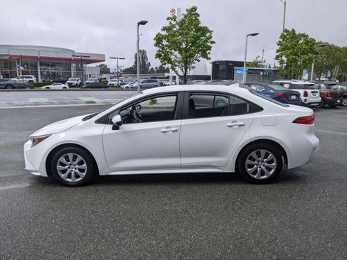 Used 2023 Toyota Corolla LE image 9