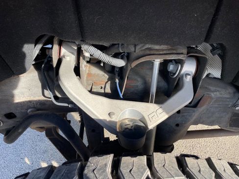 Used 2017 GMC Sierra 2500 SLE w/ SLE Preferred Package image 13