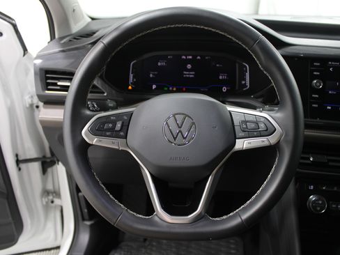 Used 2024 Volkswagen Taos SEL image 9