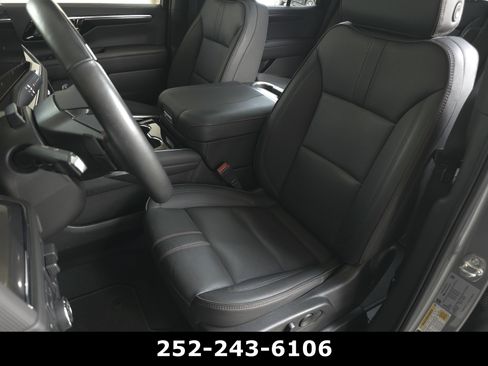 Used 2025 Chevrolet Tahoe RST w/ Advanced Technology Package AWD/4WD image 10