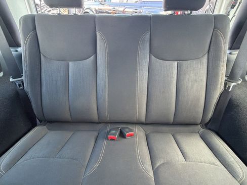 Used 2018 Jeep Wrangler Rubicon w/ Power Convenience Group AWD/4WD image 23