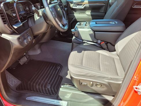 Used 2025 Chevrolet Silverado 1500 LT RWD image 19