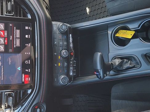 Used 2025 Dodge Durango GT AWD/4WD image 15