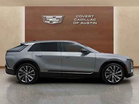 Certified 2025 Cadillac Lyriq Luxury w/ LPO, Floor Liner Package AWD/4WD image 5