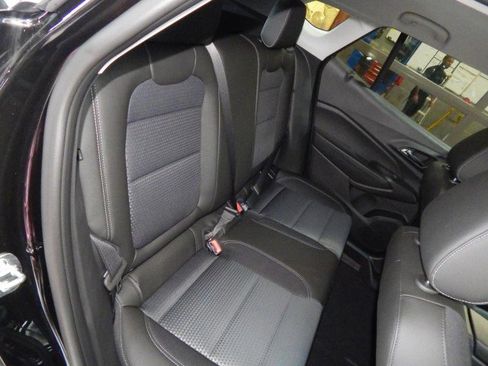 Used 2025 Chevrolet Trax LT w/ Driver Confidence Package image 33