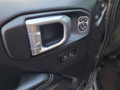 Used 2021 Jeep Gladiator Overland w/ Popular Equipment Package image 15