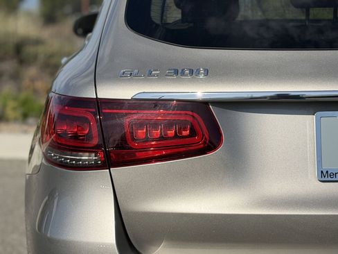 Used 2020 Mercedes-Benz GLC 300 image 11