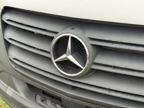 Used 2025 Mercedes-Benz Sprinter 2500 image 20