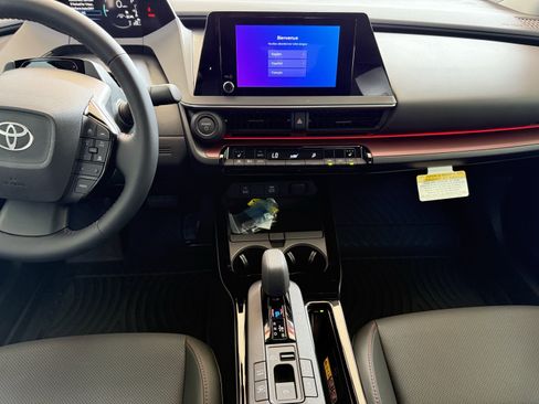 Certified 2025 Toyota Prius Plug-In Hybrid image 16