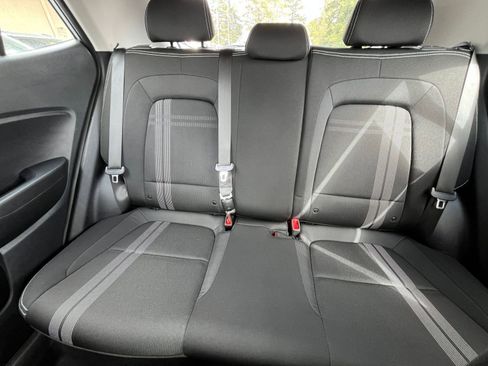 Used 2025 Hyundai Venue SEL FWD image 40