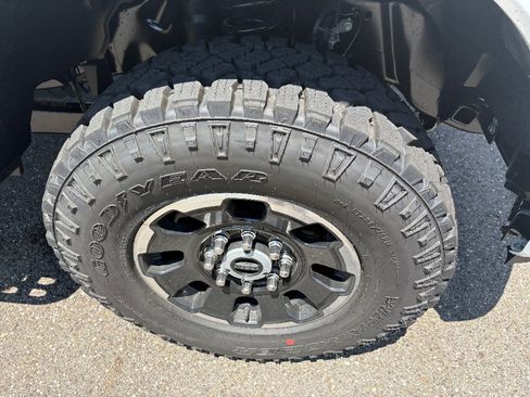 New 2026 Ford F350 Platinum w/ Tremor Off-Road Package AWD/4WD image 12