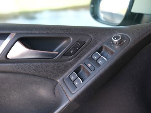 Used 2013 Volkswagen GTI 4-Door FWD image 11