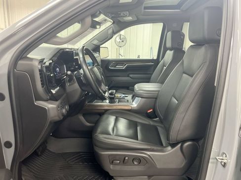 Used 2024 Chevrolet Silverado 1500 LT Trail Boss w/ Convenience Package II AWD/4WD image 21