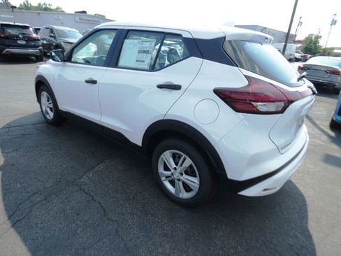 New 2025 Nissan Kicks Play S image 5