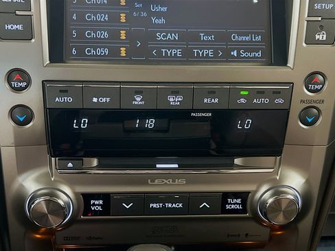 Used 2021 Lexus GX 460 Premium w/ Accessory Package AWD/4WD image 12