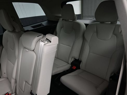 Used 2025 Volvo XC90 T8 Plus w/ Protection Package AWD/4WD image 18